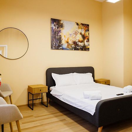 Studio In Old Town'S 1752 Hotel 티미쇼아라 외부 사진