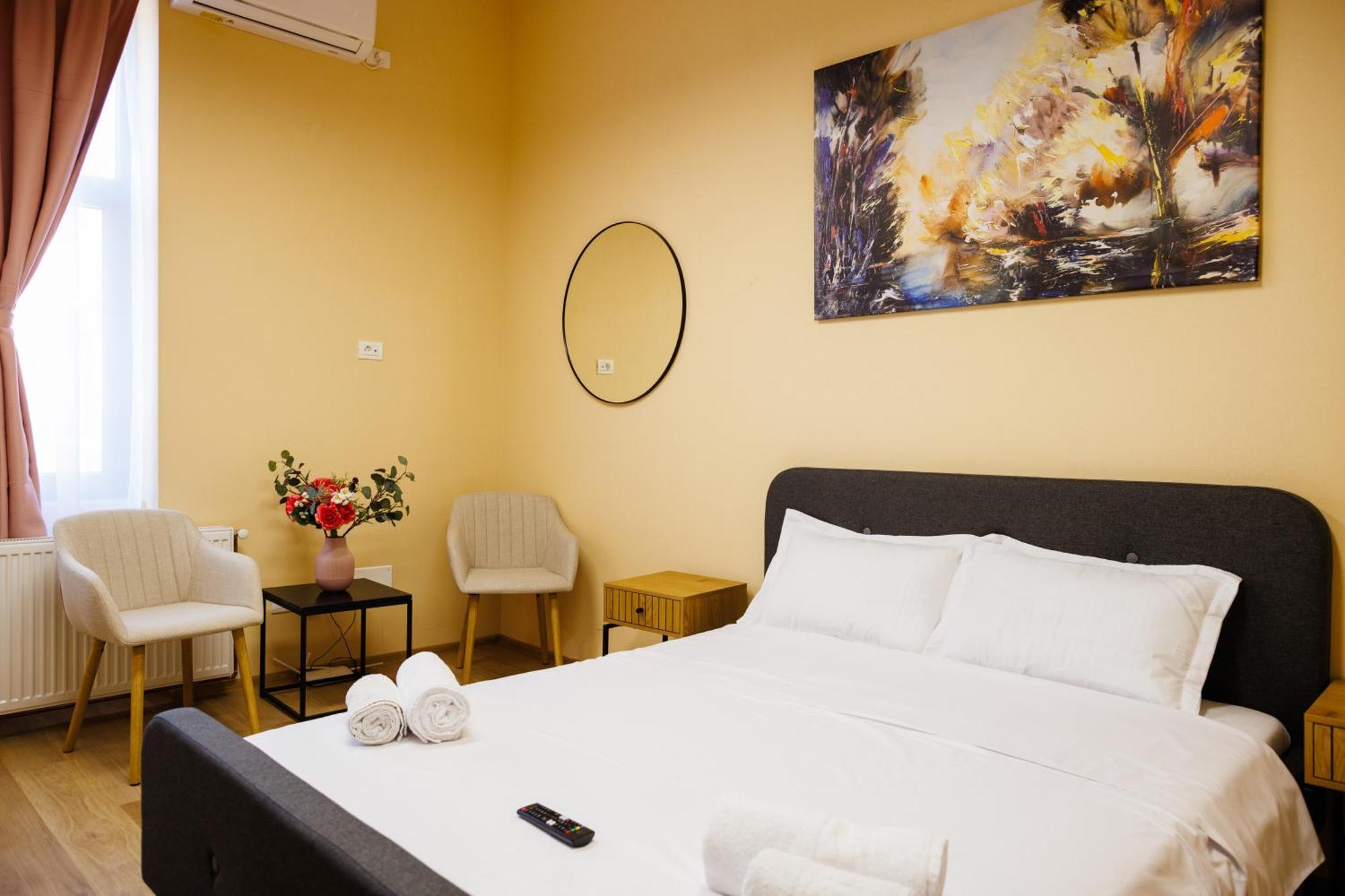 Studio In Old Town'S 1752 Hotel 티미쇼아라 외부 사진